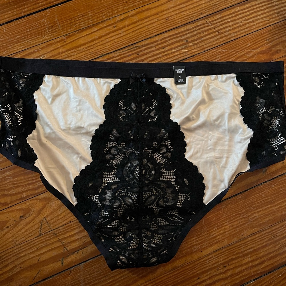 NEW WITH TAGS Torrid Size 4 panties